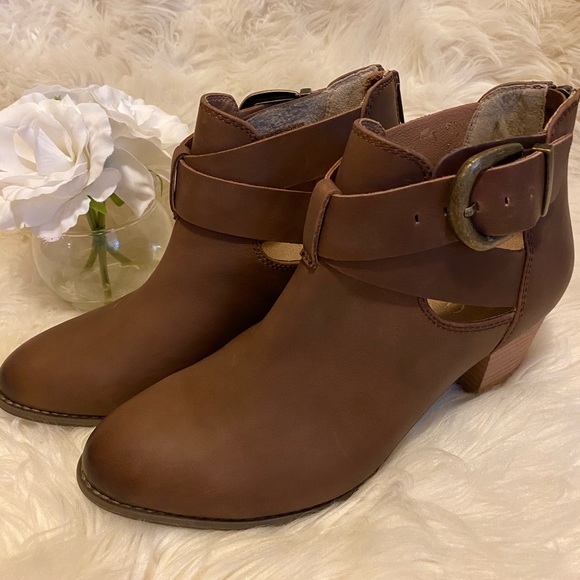 Vionic Shoes - VIONIC “RORY” BOOTIE
